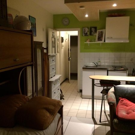 Studio Pigalle De 25 M2 - 2 Lits Simples Type Gigogne Pour 2 Personnes - Coeur Touristique De Paris - 2 Minutes De La Station Metro Pigalle ,Petit Train Vers La Butte Montmartre-Cabarets Moulin Rouge,Chez Michou-Restaurants Bouillon Pigalle,Berliner Eksteriør billede