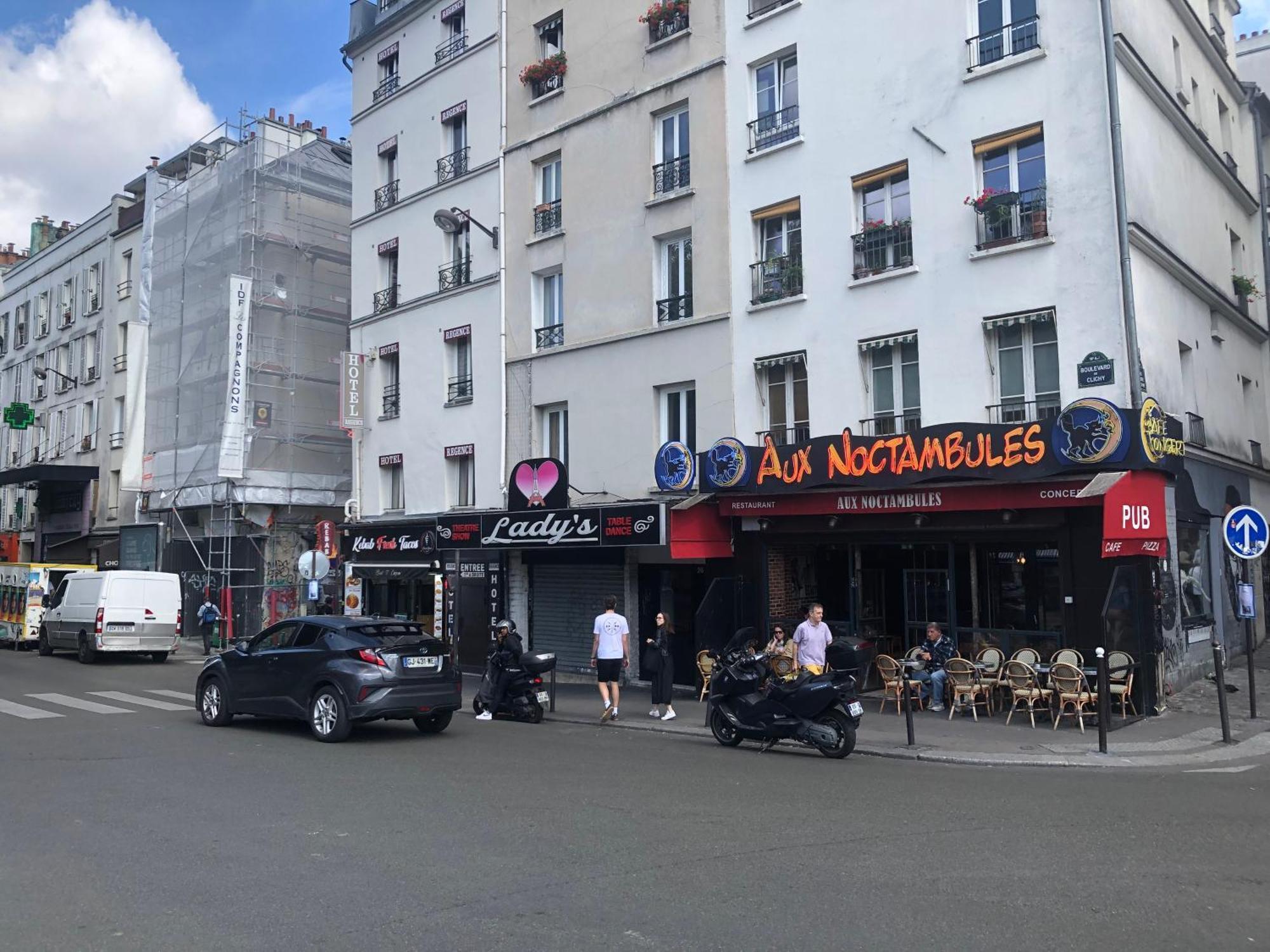 Studio Pigalle De 25 M2 - 2 Lits Simples Type Gigogne Pour 2 Personnes - Coeur Touristique De Paris - 2 Minutes De La Station Metro Pigalle ,Petit Train Vers La Butte Montmartre-Cabarets Moulin Rouge,Chez Michou-Restaurants Bouillon Pigalle,Berliner Eksteriør billede