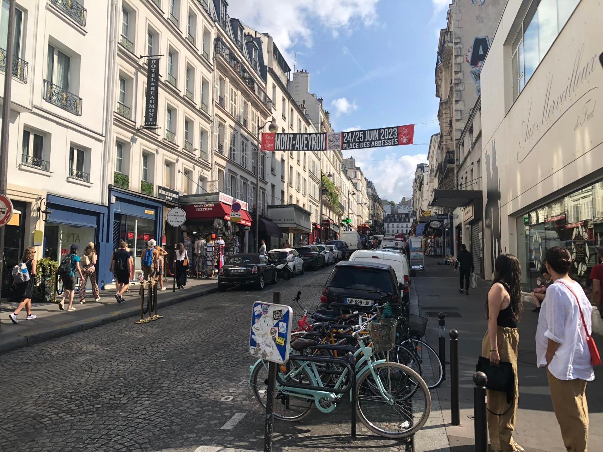 Studio Pigalle De 25 M2 - 2 Lits Simples Type Gigogne Pour 2 Personnes - Coeur Touristique De Paris - 2 Minutes De La Station Metro Pigalle ,Petit Train Vers La Butte Montmartre-Cabarets Moulin Rouge,Chez Michou-Restaurants Bouillon Pigalle,Berliner Eksteriør billede