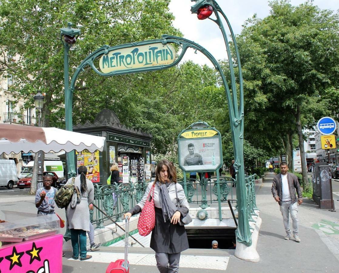 Studio Pigalle De 25 M2 - 2 Lits Simples Type Gigogne Pour 2 Personnes - Coeur Touristique De Paris - 2 Minutes De La Station Metro Pigalle ,Petit Train Vers La Butte Montmartre-Cabarets Moulin Rouge,Chez Michou-Restaurants Bouillon Pigalle,Berliner Eksteriør billede